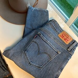 Levi’s 711 skinny jeans